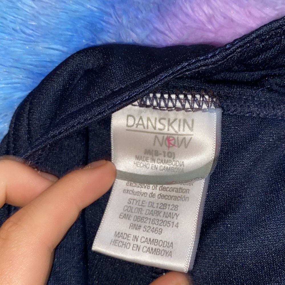 Shorts - Picture 3 of 9